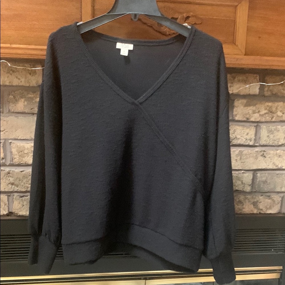 Black V-Neck Top by a.n.a  size xl womens.  Guc